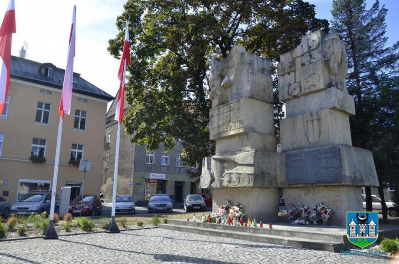 76. rocznica agresji sowieckiej na Polskę – złożenie wieńców pod Pomnikiem „Poległym za Ojczyznę”