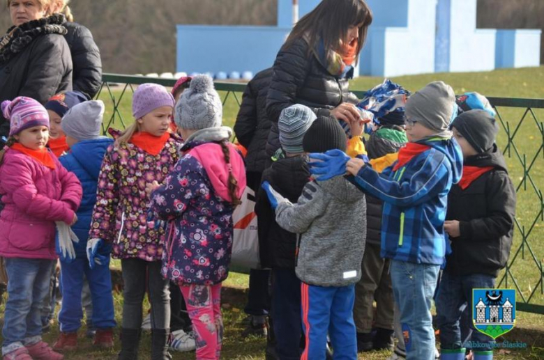 Uczniowie ząbkowickich szkół w akcji sprzątania świata