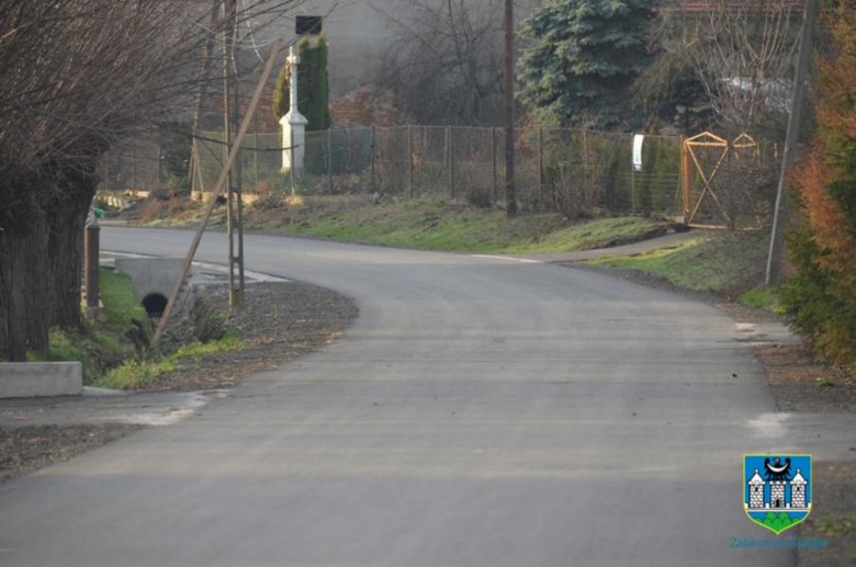 Odnowiony odcinek drogi znacznie poprawi komfort korzystania z drogi i uatrakcyjni wygląd wsi