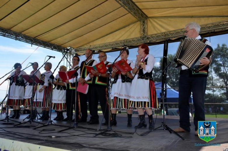 Wojewódzki Festiwal Zespołów Artystycznych Kół Gospodyń Wiejskich w Stolcu