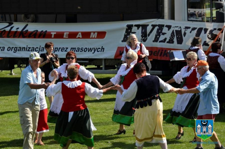 Wojewódzki Festiwal Zespołów Artystycznych Kół Gospodyń Wiejskich w Stolcu