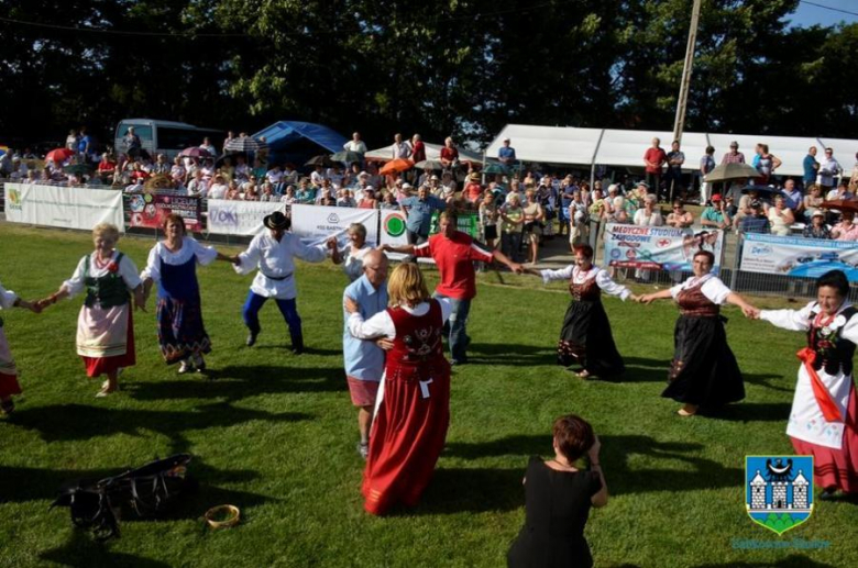 Wojewódzki Festiwal Zespołów Artystycznych Kół Gospodyń Wiejskich w Stolcu