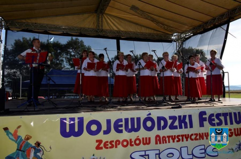 Wojewódzki Festiwal Zespołów Artystycznych Kół Gospodyń Wiejskich w Stolcu