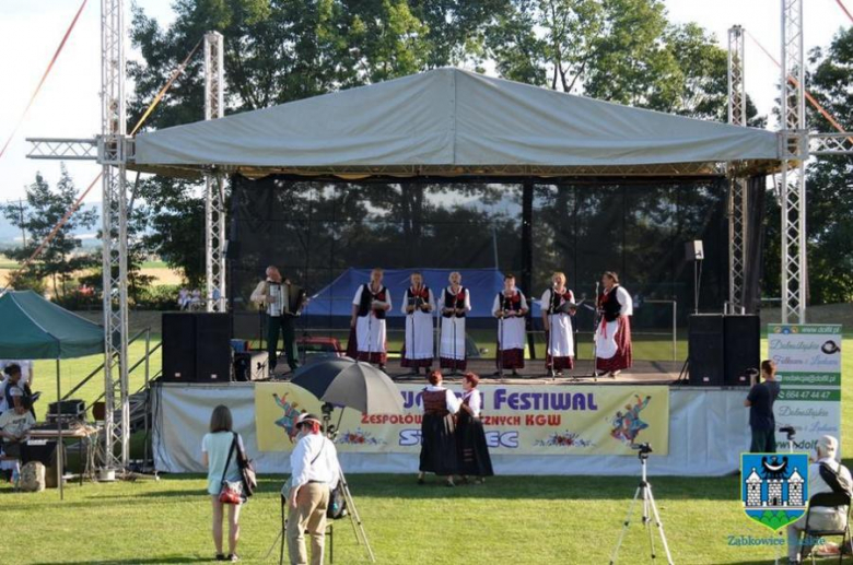 Wojewódzki Festiwal Zespołów Artystycznych Kół Gospodyń Wiejskich w Stolcu