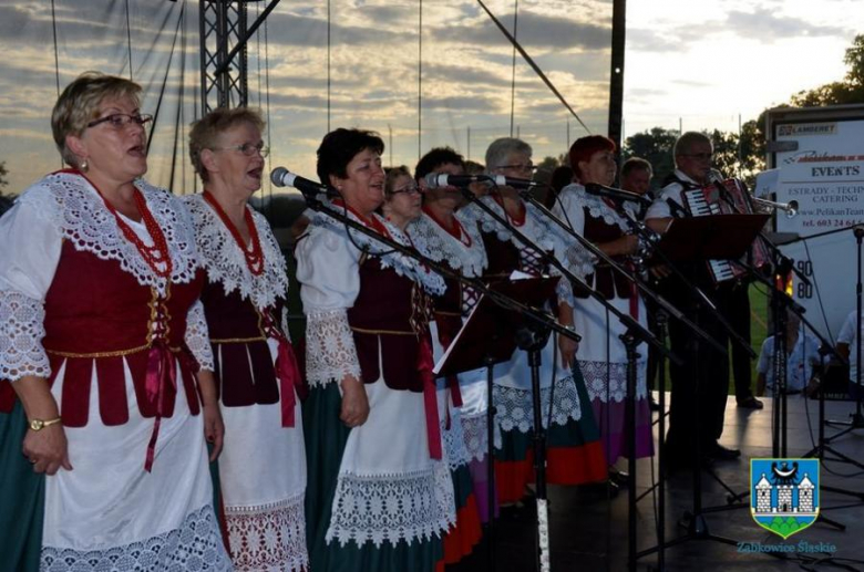 Wojewódzki Festiwal Zespołów Artystycznych Kół Gospodyń Wiejskich w Stolcu