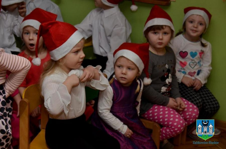 Wigilijne spotkanie przedszkolaków w Szklarach