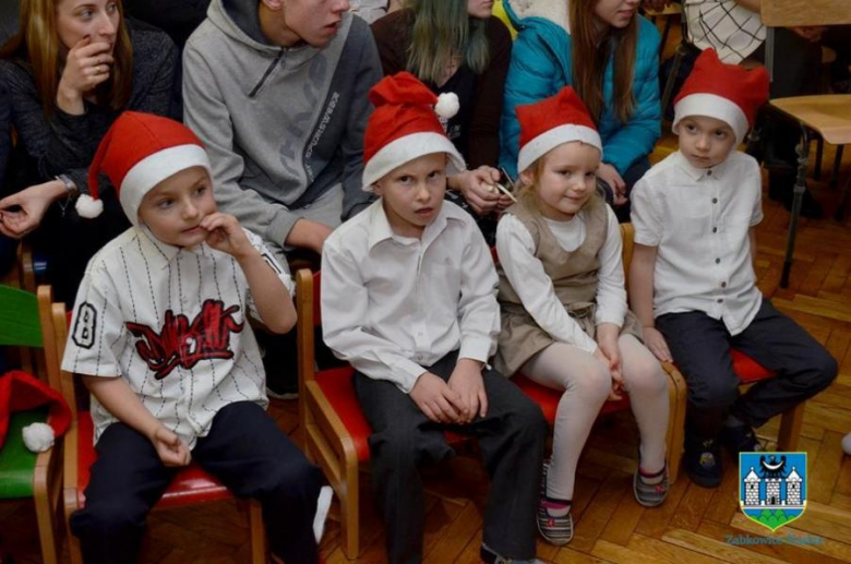 Wigilijne spotkanie przedszkolaków w Szklarach