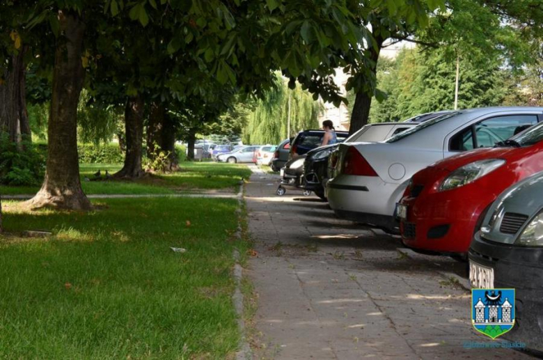 Przebudują chodnik na osiedlu XX-lecia