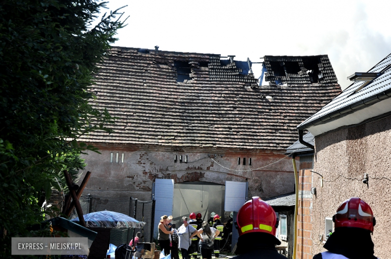 Płonął budynek gospodarczy w Byczeniu 