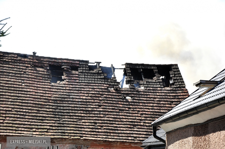 Płonął budynek gospodarczy w Byczeniu 