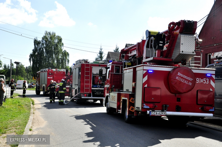 Płonął budynek gospodarczy w Byczeniu 