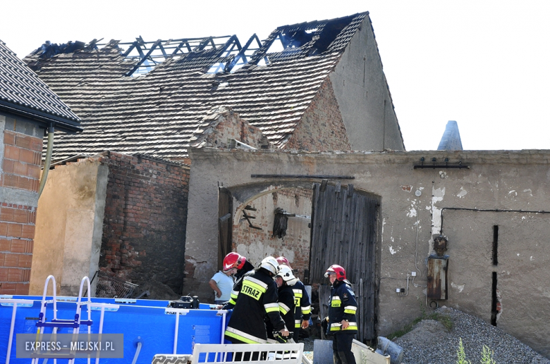 Płonął budynek gospodarczy w Byczeniu 