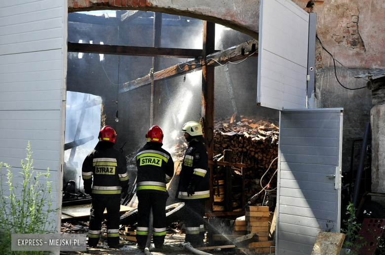 Płonął budynek gospodarczy w Byczeniu 