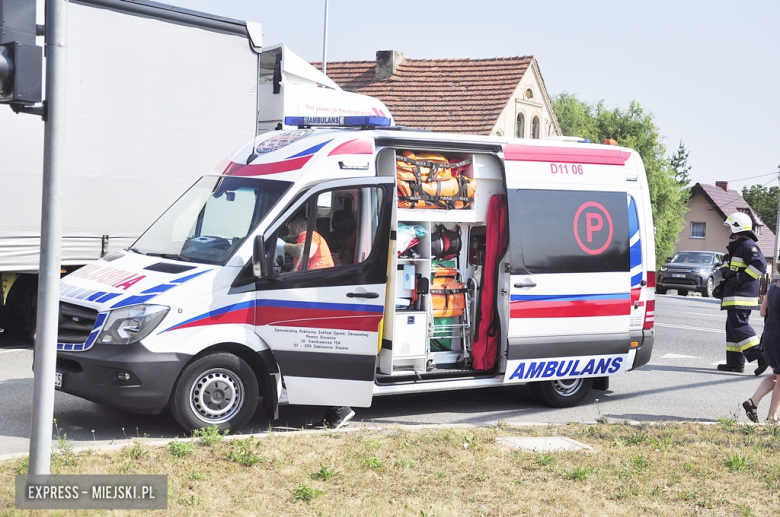 Kolizja na światłach na krajowej ósemce w Braszowicach [foto]