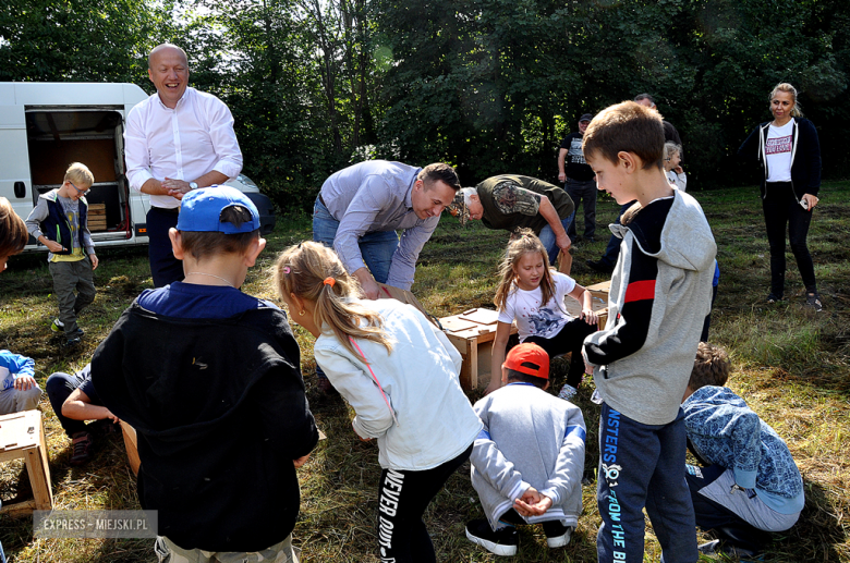 Realizacja drugiej edycji programu odbudowy zwierzyny drobnej. Tym razem do środowiska naturalnego trafiło około 430 sztuk zajęcy