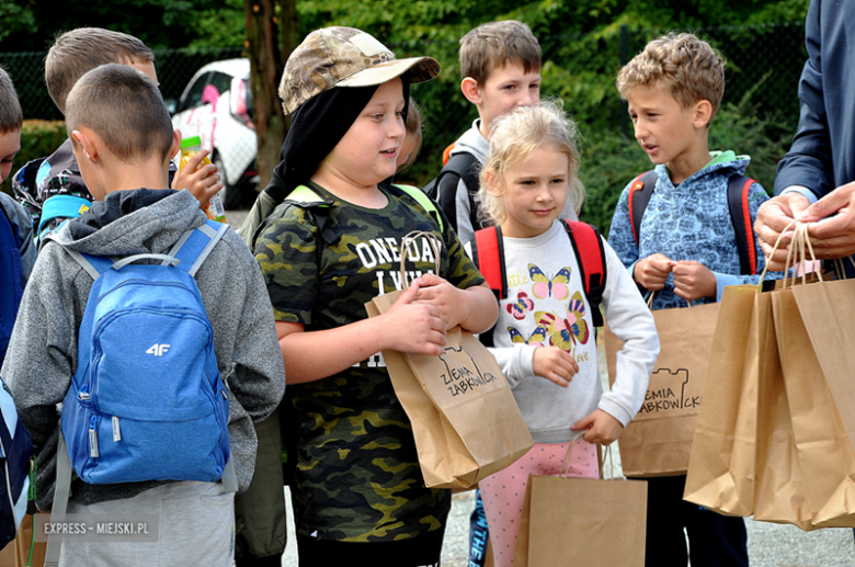 Realizacja drugiej edycji programu odbudowy zwierzyny drobnej. Tym razem do środowiska naturalnego trafiło około 430 sztuk zajęcy