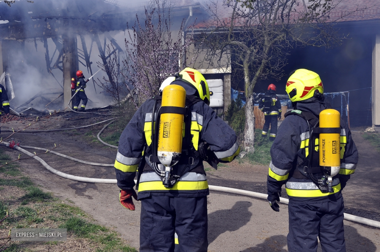 Pożar zabudowań gospodarczych w Zwróconej