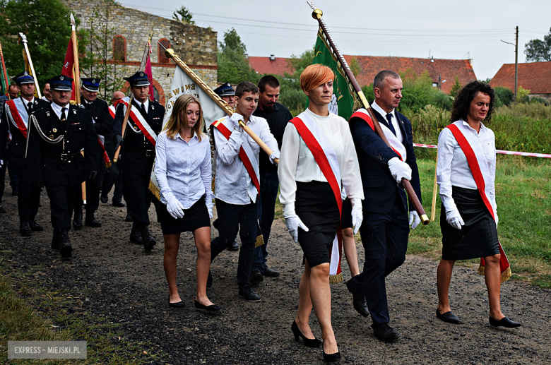 Uroczysty korowód podczas święta plonów w Ciepłowodach [foto]