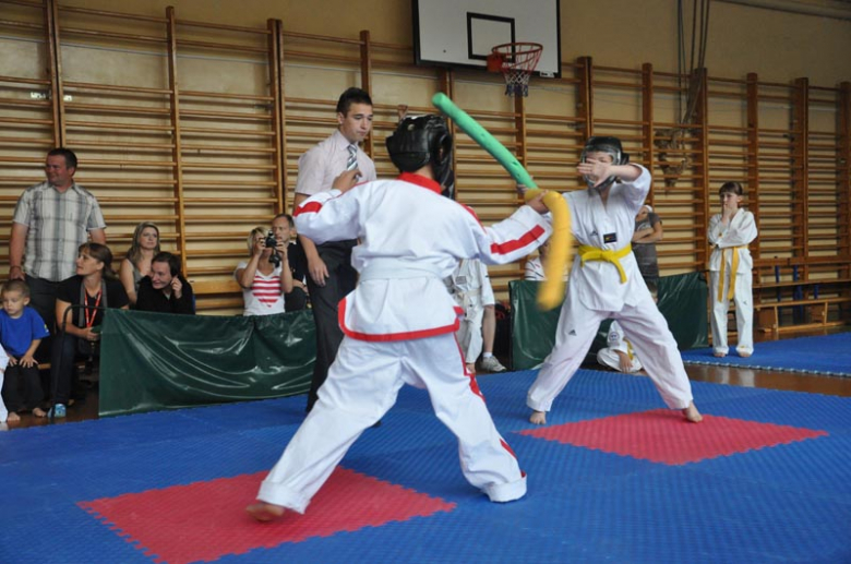 Najmłodsi zawodnicy taekwondo w Bardzie 