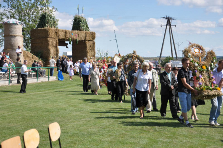 Dożynki Powiatowo-Gminne – Stolec 2011