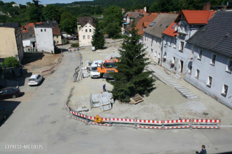 Remont rynku w Bardzie trwa już prawie trzy tygodnie