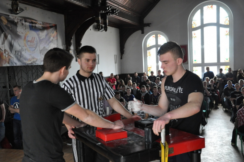 Zawody armwrestlingu na stałę wpisały się w kalendarz imprez organizowanych w szkole