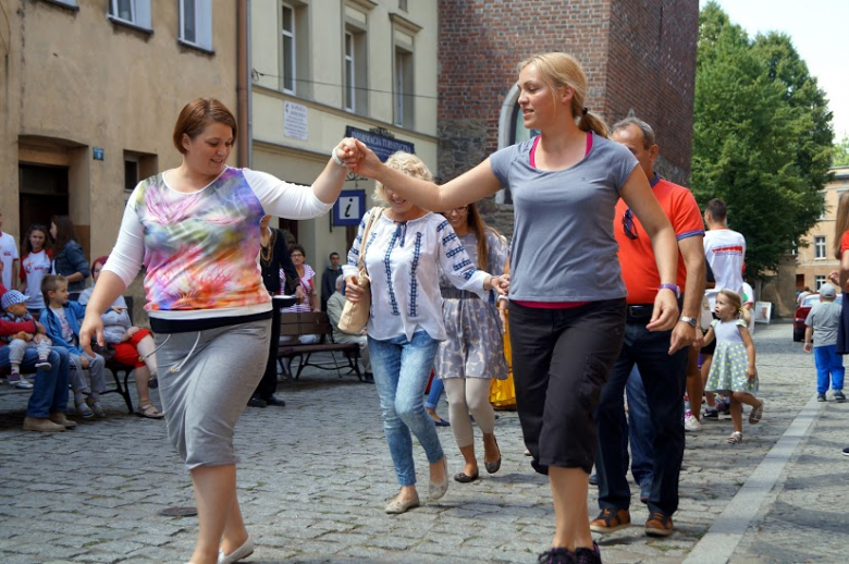 Pod Krzywą Wieżą tańczono Belgijkę
