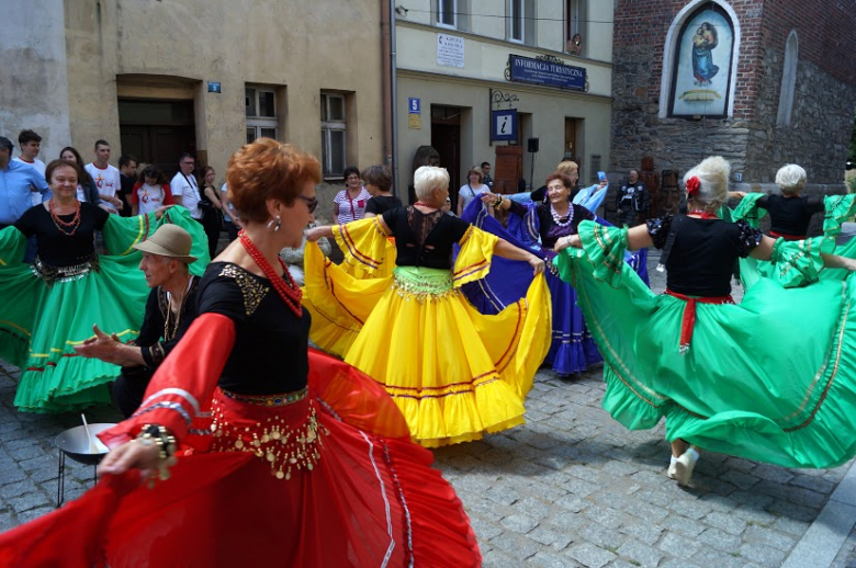 Pod Krzywą Wieżą tańczono Belgijkę