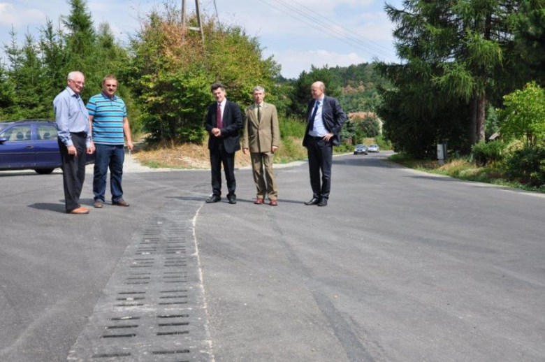 Prawie 2.5-kilometrowy na drodze Dzbanów-Laskówka został wyremontowany i oddany do użytku