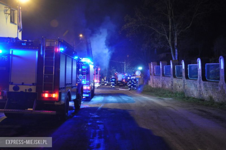 Pożar budynku po byłym młynie w Bardzie