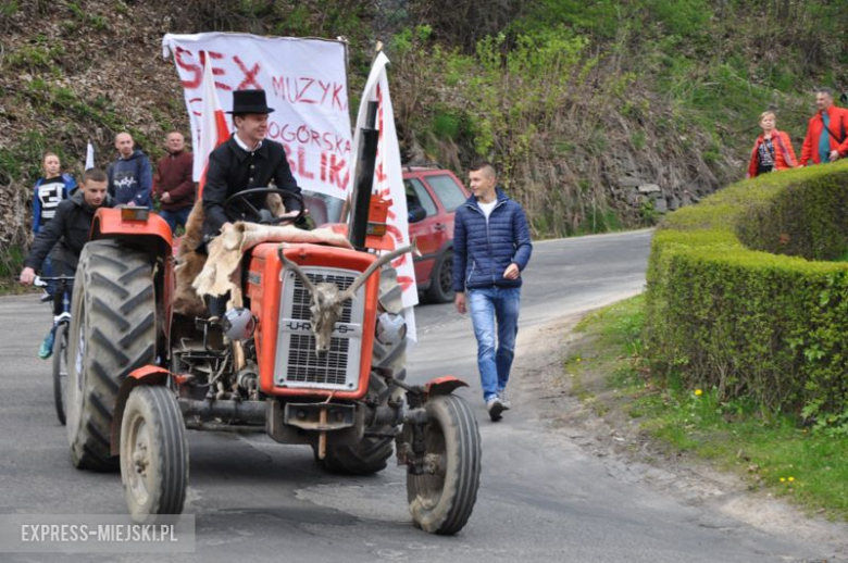 Pierwszomajowy pochód w Srebrnej Górze