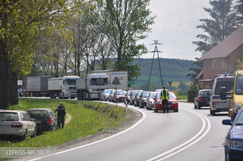 Zderzenie osobówki i ciągnika na krajowej ósemce