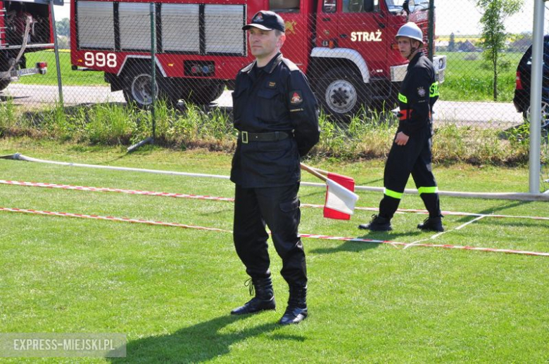 Strażacy z Braszowic okazali się najlepsi w zawodach sportowo-pożarniczych zorganizowanych na boisku w Stolcu