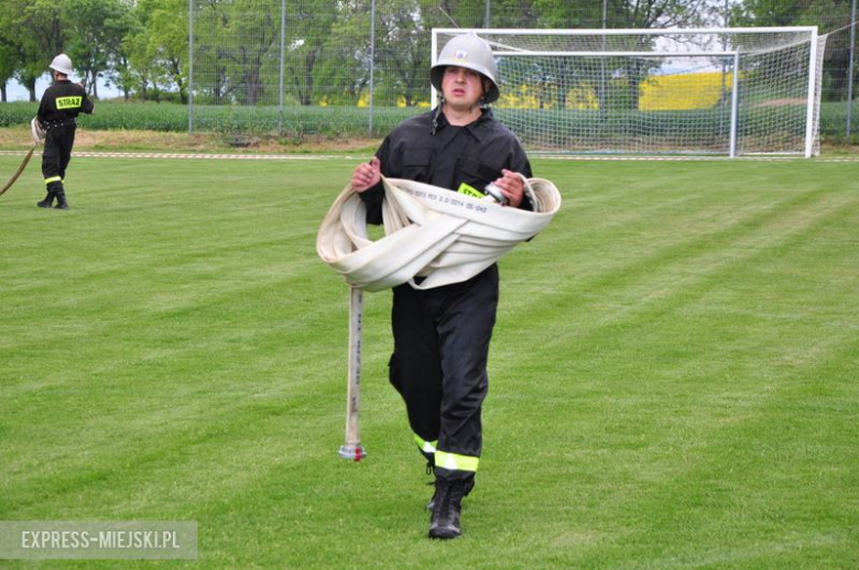 Strażacy z Braszowic okazali się najlepsi w zawodach sportowo-pożarniczych zorganizowanych na boisku w Stolcu