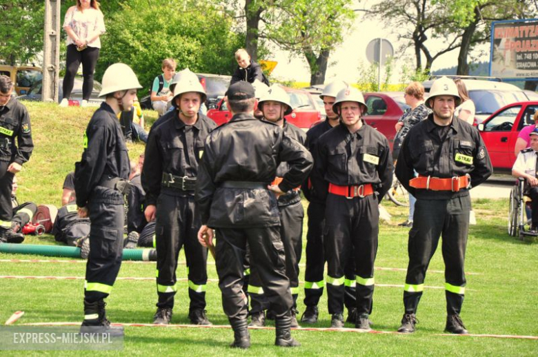 Strażacy z Braszowic okazali się najlepsi w zawodach sportowo-pożarniczych zorganizowanych na boisku w Stolcu