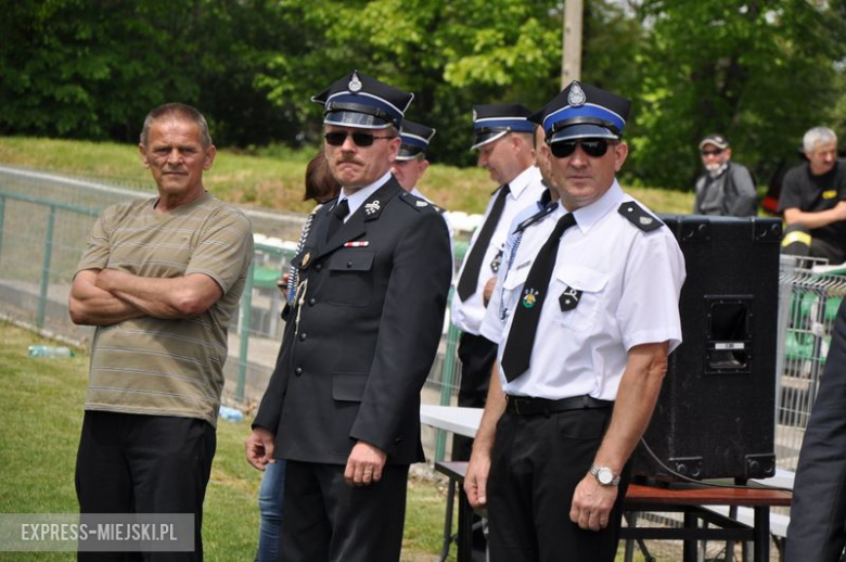 Strażacy z Braszowic okazali się najlepsi w zawodach sportowo-pożarniczych zorganizowanych na boisku w Stolcu