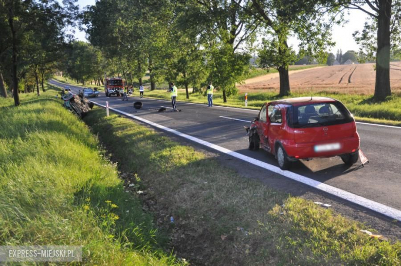 Zderzenie trzech osobówek na krajowej ósemce