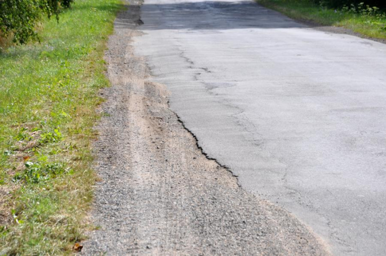 Rusza remont drogi powiatowej na odcinku między Przyłękiem a Ożarami