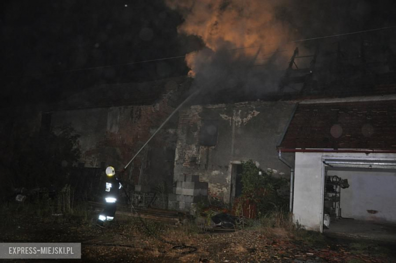 Pożar stodoły w Potworowie. Możliwe, że doszło do podpalenia