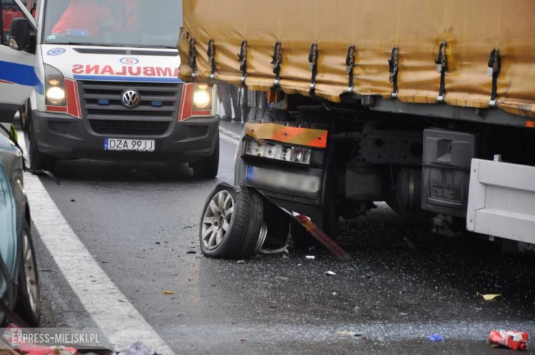 Wypadek na krajowej ósemce. Droga całkowicie zablokowana