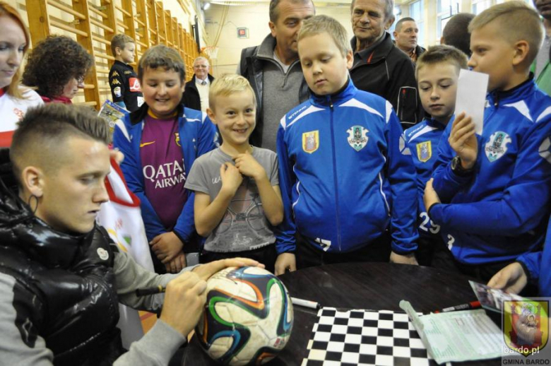 Piotr Zieliński spotkał się z młodymi piłkarzami Unii Bardo