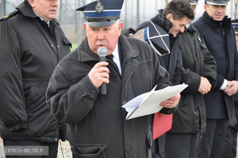 Oficjalne przekazanie nowego wozu strażakom-ochotnikom z Budzowa