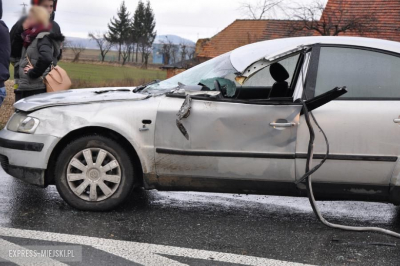 Zderzenie osobówki z ciężarówką w Braszowicach