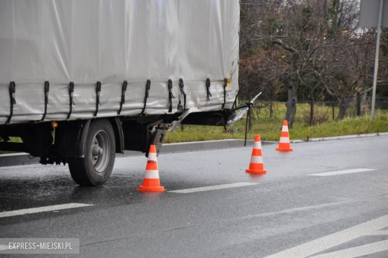 Zderzenie osobówki z ciężarówką w Braszowicach