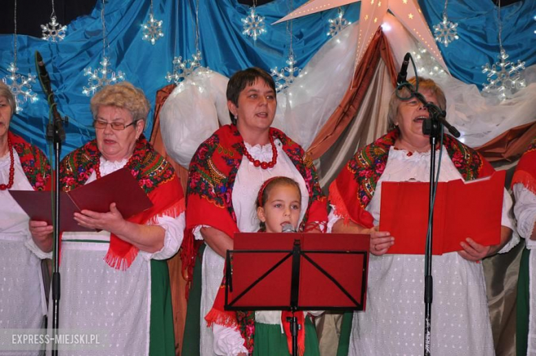 X Przegląd Tradycji i Zwyczajów Wigilijnych Przy Wigilijnym Stole w Ciepłowodach