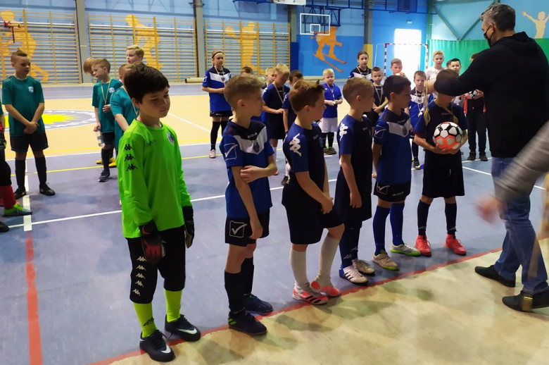 III Turniej Ząbkowickiej Ligi Mini Futsalu. Przed nami już tylko finały