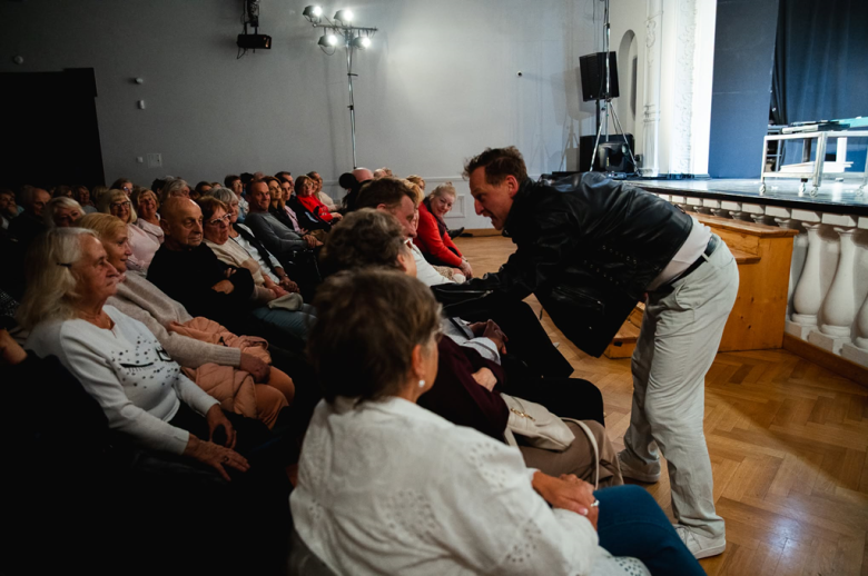 Spektakl „Mąż i żona” w Ziębickim Centrum Kultury
