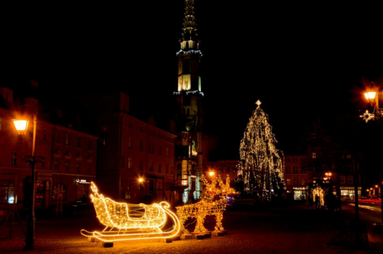 Ząbkowice Śląskie w nocnej scenerii