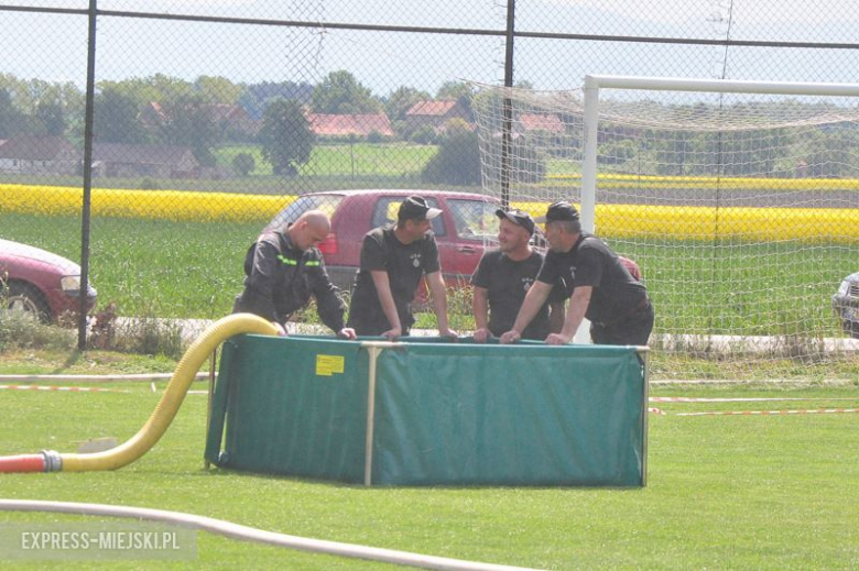 Strażacy z Braszowic okazali się najlepsi w zawodach sportowo-pożarniczych zorganizowanych na boisku w Stolcu