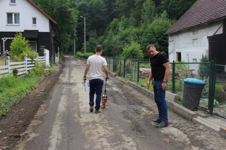 Dobiega końca remont drogi w Jemnej